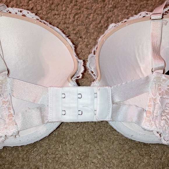 Victoria’s Secret Very Sexy white & cream lace Push Up bra - Picture 5 of 6